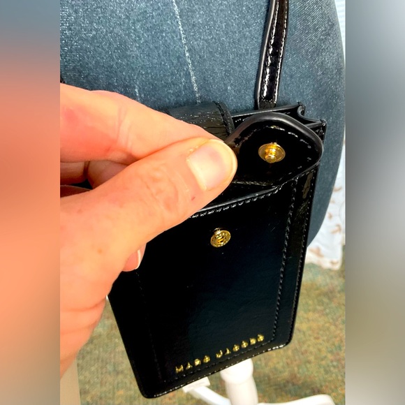 🚨NWT‼️ Marc Jacobs Glossy Crossbody Phone Holster/Wallet. - Picture 6 of 12